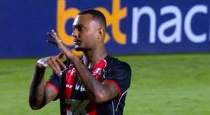'Gesto de roubo': CBF divulga áudio do VAR da expulsão de Luan Cândido, do Vitória
