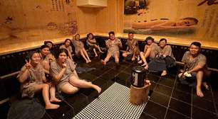 Por que as saunas da Coreia do Sul estão na moda entre os jovens?