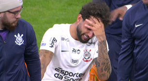Yuri Alberto sai de campo aos prantos após sofrer lesão séria