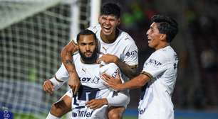 Juninho, ex-Flamengo, anota primeiro hat-trick da carreira em goleada do Pumas