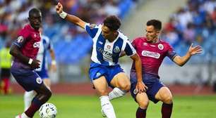 Com assistência de Pepê, Porto bate Torreense e fatura a Supertaça de Portugal