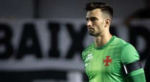 Goleiro do Vasco, Léo Jardim vê jogo "truncado" e evita comparação com 2025