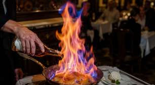 Sobremesas flambadas: quando o fogo transforma sabor em espetáculo