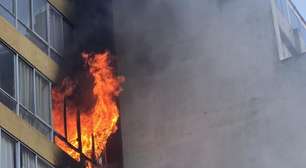 Incêndio atinge dois apartamentos na região da República, no centro de SP