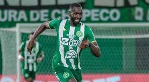 Chape x Cruzeiro: Bolasie sofre lesão rara no pâncreas e é internado
