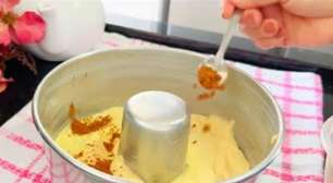 Bolo de 2 ovos perfeito, feito com menos açúcar, para ficar super macio, fofinho e saudável
