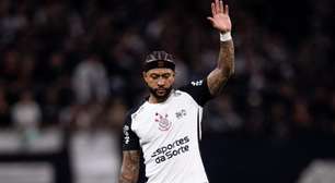 Depay se aproxima de renovação com o Corinthians e chega ao Brasil nesta terça