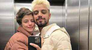 Agatha Moreira é flagrada aos beijos com namorado gato em praia no Rio