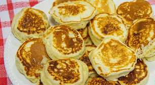 Bolinho tareco de frigideira muito barato e fácil de fazer, com aquele gostinho bom de infância