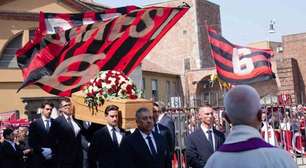 Milhares de torcedores do Milan se despedem de Baresi em funeral