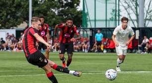 Mesmo sem astros, Bournemouth estraçalha Genoa em jogo-treino