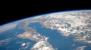 A NASA publicou o mapa mais distorcido da Terra, mas o que ele visa mapear não é a forma geoide do planeta, e sim outra força