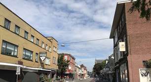 Cidade holandesa de Zwolle inova ao pavimentar rua com plástico reciclável