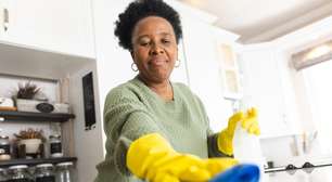 Este é um dos lugares mais sujos da cozinha e muita gente esquece de limpar
