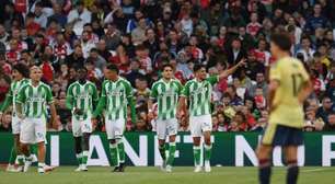 Com golaço de Deossa, Betis vence um alternativo Arsenal