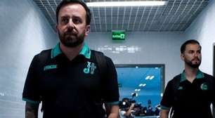 Diretor do Juventude cobra árbitro na saída do estádio após eliminação