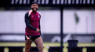 Memphis Depay passa nos exames e fica perto de renovar com o Corinthians