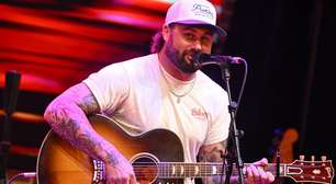 Koe Wetzel está cantando com Ella Langley e deixando para trás seus dias de festas desenfreadas