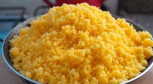 Fubá suado mineiro feito de forma tradicional rápida e fácil, com um sabor inesquecível de infância