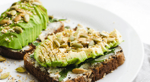 Tem colesterol alto? Veja 3 receitas saudáveis e ricas em gorduras boas para o lanche da tarde