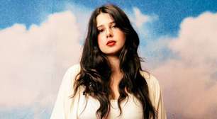 Neta de Beto Guedes, Julia Guedes estreia 'Álbum Vermelho'
