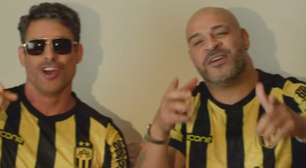 Vídeo! Adriano Imperador se arrisca como cantor de rap para nova série da Globo