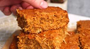 Bolo quebra queixo com calda incrível de coco caramelizado, para um café da tarde especial