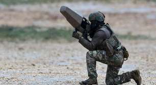 França aumenta orçamento militar e amplia poderes do governo em caso de ameaça à segurança nacional