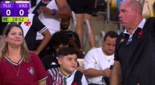 Menino com camisa metade Fluminense e metade Vasco viraliza no Maracanã