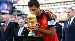 Barcelona dá 'chapéu' no arquirrival Real Madrid em negociação com Rodri, dizem jornais espanhóis