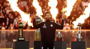 Vozinha é apresentado com festa no Colo-Colo após destaque na Copa do Mundo: 'Excesso de aura'