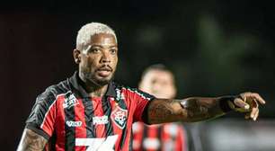 Marinho decide, Vitória vence e elimina Athletico na Copa do Brasil