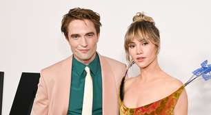Suki Waterhouse nunca assistiu a 'Crepúsculo', mesmo após 8 anos com Robert Pattinson