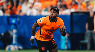 Corinthians enfrenta impasses para renovar com Memphis Depay