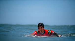 WSL: Gabriel Medina sofre ferimento na cabeça durante treino em Teahupoo