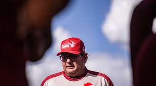 Guto Ferreira no Vila Nova deve receber dois refoços para clássico