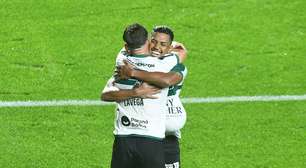 Coritiba domina e vence a Chapecoense pelo Brasileirão