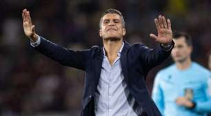 Pedro Emanuel se diz orgulhoso com atuação do Vasco contra o Bahia