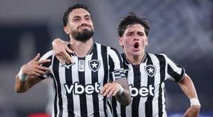 Alex Telles celebra renovação e gol de falta em Botafogo x Fluminense