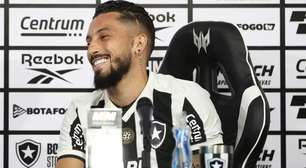 A declaração de Alex Telles após renovar com o Botafogo