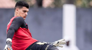 Gabriel Brazão irrita torcedores do Santos após lance
