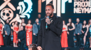 Neymar reage a vídeo de menino palmeirense que compra bola do Santos por admiração ao craque
