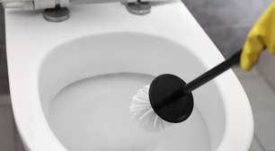 Nem água sanitária, nem vinagre: o truque de encanador para remover calcário e incrustações do banheiro