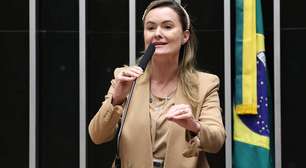 Julia Zanatta apresenta decreto de sustação em defesa do mercado de criptomoedas contra saques após 24h criadas pelo Banco Central