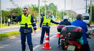 Moto com 242 multas e R$ 134 mil em débitos é apreendida na Lomba do Pinheiro em Porto Alegre