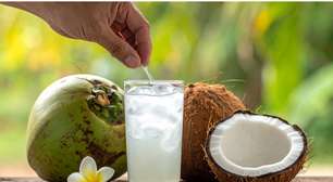 Água de coco faz bem aos rins? Veja o que acontece com o consumo frequente