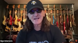 Por que o Rush não quer compor músicas inéditas durante sua reunião?