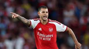 Arsenal vence o Como nos pênaltis em estreia de Bruno Guimarães