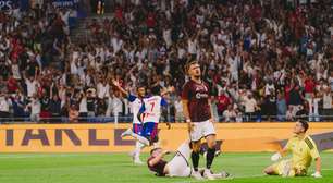 Lyon vira, goleia Sparta Praga e avança na Champions; veja os classificados