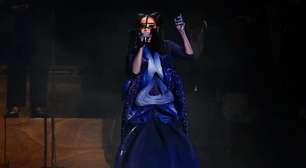 Björk celebra eclipse solar com rave na Islândia